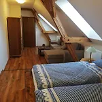 Penzion, Restaurace Jaro Brdy * Vesin
