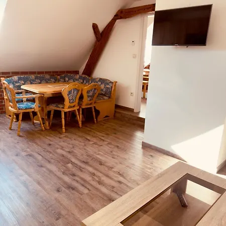 Penzion, Restaurace Jaro Brdy * Vesin