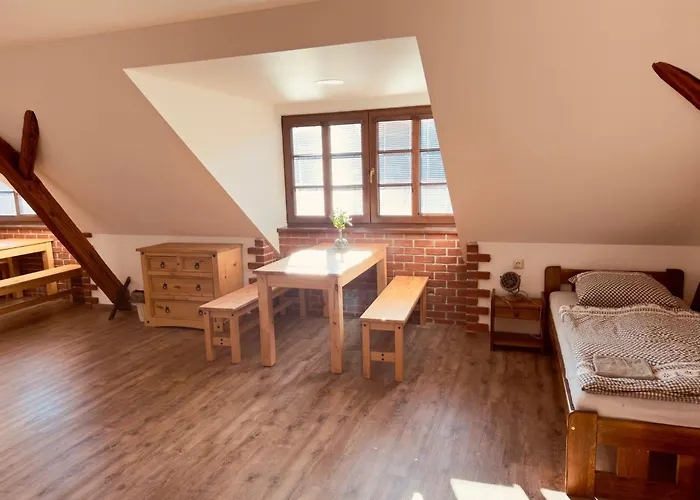 Penzion, Restaurace Jaro Brdy بيت ضيافة Vesin