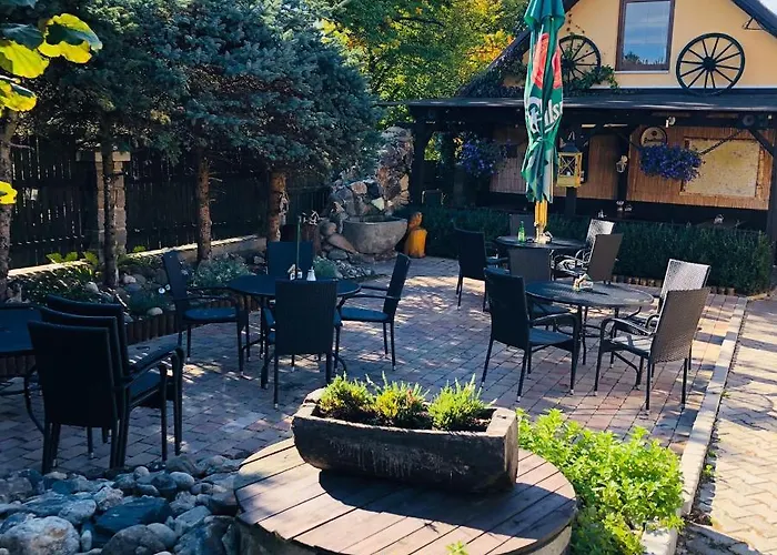 Penzion, Restaurace Jaro Brdy بيت ضيافة Vesin